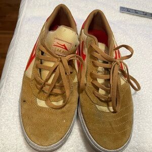 Men's Tan and Red Skate Shoes size 8 in good condition few stains see below